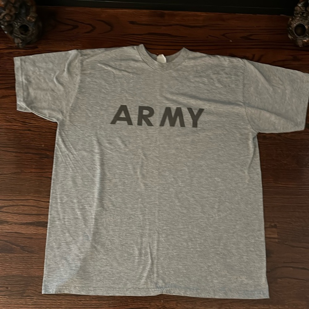 US Army physical training PT shirt X LARGE EUC-reflective